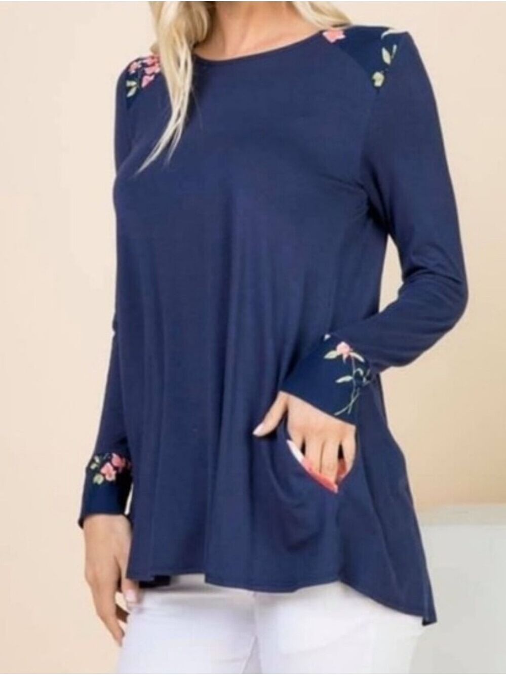 Blue Floral Constrast Long Sleeve Crew Neck Casual Top Size Medium Trïbe NWT